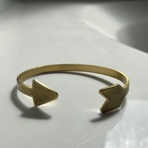Gold Arrow bracelet